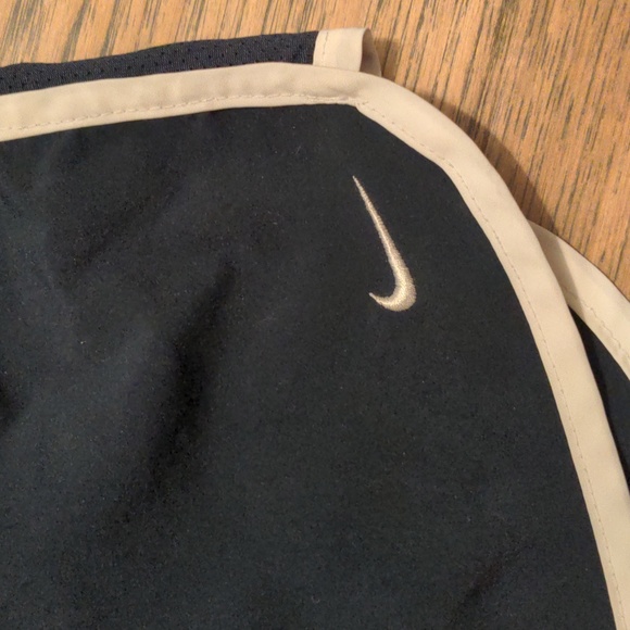 Nike DRI-FIT Tempo Running Shorts- Women's Large - Picture 2 of 4